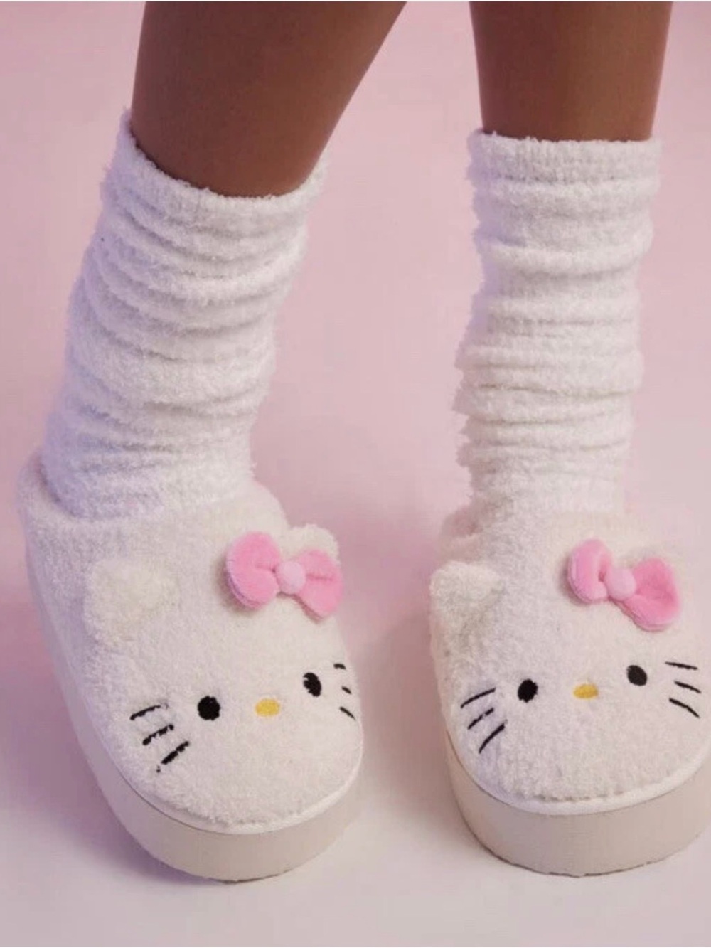 Hello kitty X Forever 21 Plush Slippers